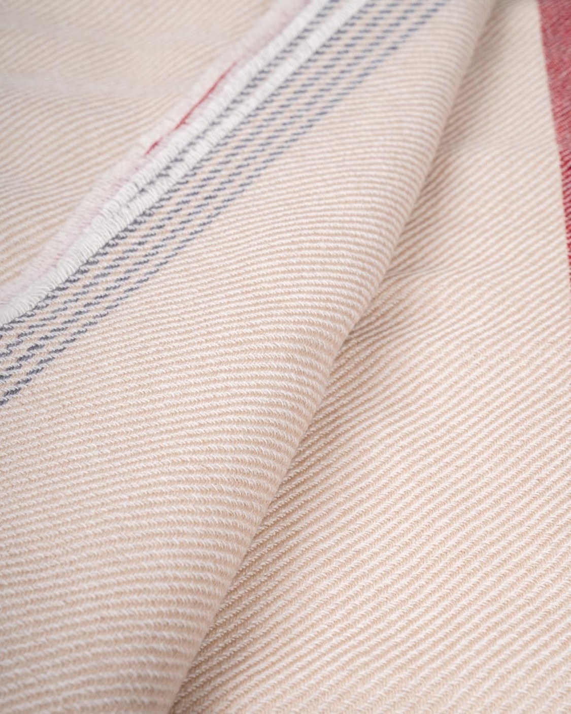 shop BRUNELLO CUCINELLI  Sciarpa: Brunello Cucinelli sciarpa in diagonale di lana e cashmere con bordo rigato.
La sciarpa misura circa 45 cm in larghezza e 170 cm in lunghezza.
Composizione: 80% LANA, 20% CASHMERE.
Made in Italy.. MSC665OR-CJ007 number 7413145